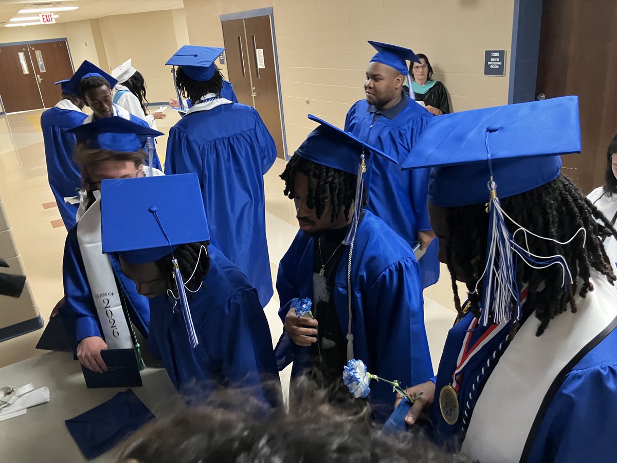 TPSProud's tweet photo. Introducing your Woodward Highschool class of 2026! Congratulations Polarbears! 

#Classof2026
#TPSProud
🟥🟦🟩🟨 https://t.co/1gjDrM4FsB