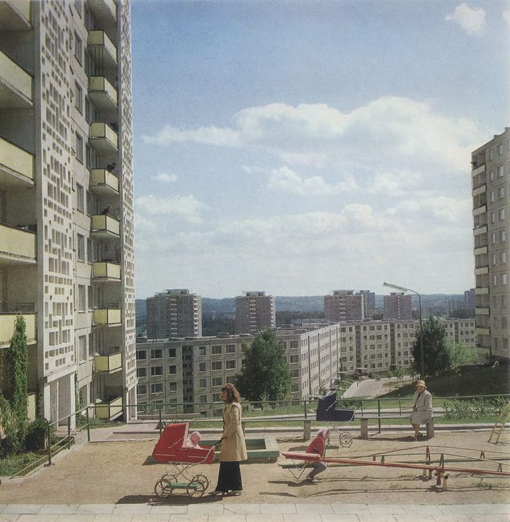 eastblocvisuals's tweet photo. Lazdynai district of Vilnius, Lithuanian SSR, 1979. https://t.co/gM3s7hT4VM