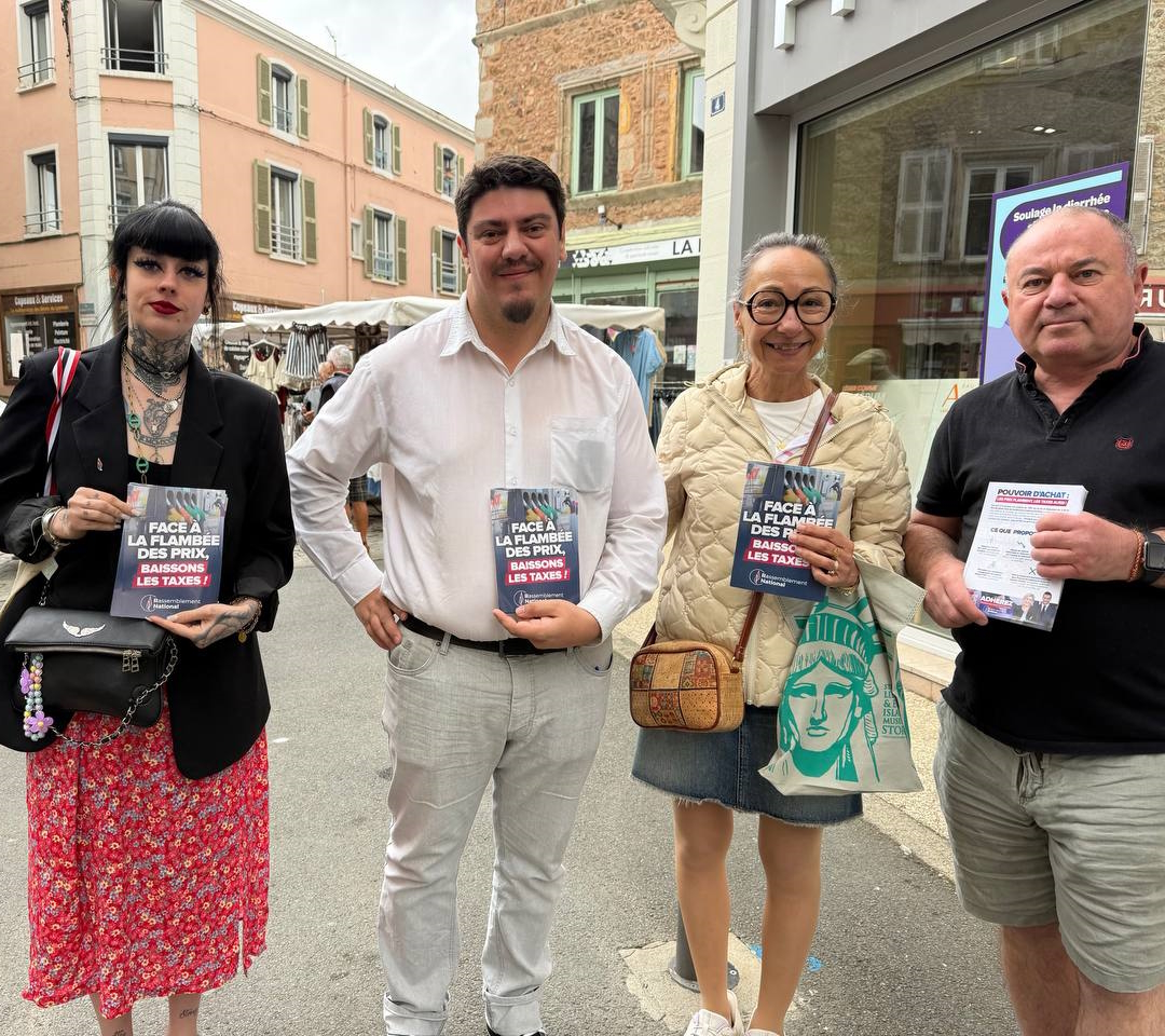 RN69_officiel's tweet photo. La mobilisation se poursuit face à la flambée des prix des carburants et de l'énergie.  

🇫🇷 Le Rassemblement National propose de baisser les taxes sur les énergies de 20 % à 5,5 % afin de redonner du pouvoir d'achat aux Français. https://t.co/9CbEPmWJkc