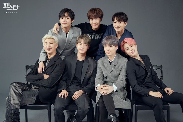 _luvmoonchild's tweet photo. my first BTS festa (2019) and now (2026) 🥹 https://t.co/2pzm79Ku4R
