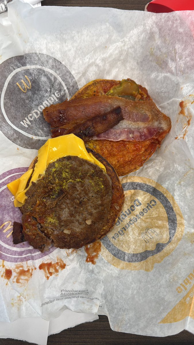 jdastump's tweet photo. Why would someone serve this @McDonalds it’s missing a party too haha wth?? https://t.co/eEx5yvoeCc