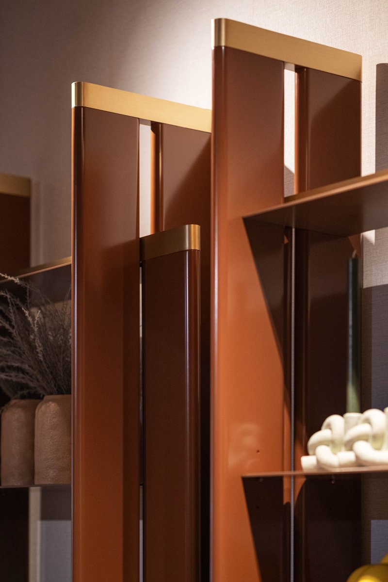 MezzoCollection's tweet photo. Defined by its tall, structured silhouette, it features a series of clean-lined shelves framed by bold side panels.

𝑩𝑼𝑪𝑲𝑺 𝑩𝑶𝑶𝑲𝑪𝑨𝑺𝑬 ✨

@isaloniofficial
@privatelabel_luxurystatements

#mezzocollection #mezzo #mezzogeneration
#midcenturymodern #midcenturydesign https://t.co/3NeXvDWMHM