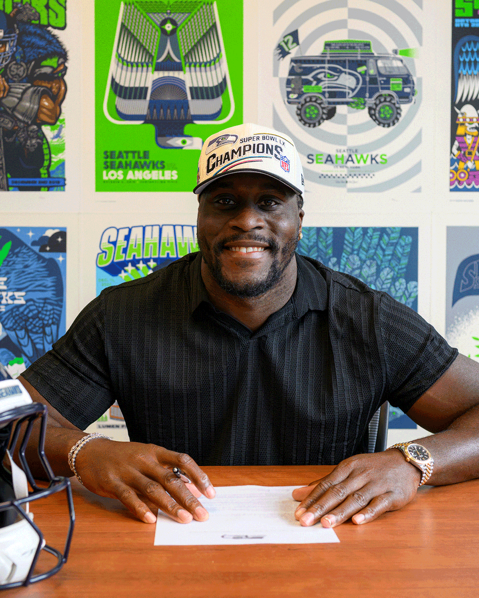 Seahawks's tweet photo. Signed &amp; sealed. ✍️ @derick_hall9 

Read more » https://t.co/UpbidOEv9V https://t.co/jHjoosi59f