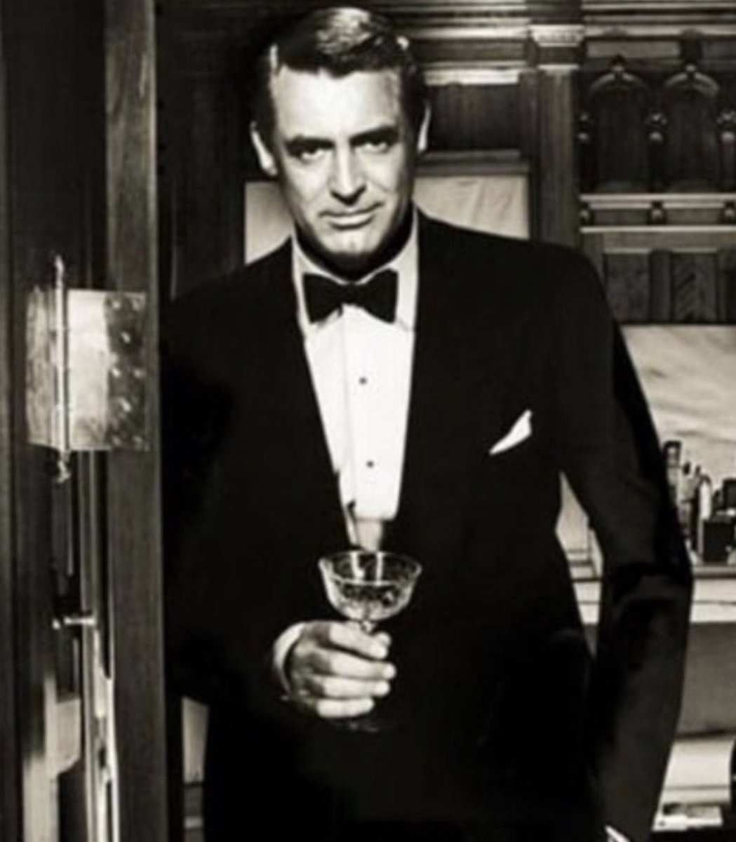 Gentleman_Ways's tweet photo. Which way modern man? https://t.co/YrQ5eWxY6H
