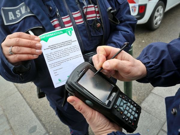 ArthurPerticoz's tweet photo. Profitons en pour rappeler la différence entre AmEnde (sanction, tu payes) et AmAnde (graine, tu manges)

Photos à l’appui https://t.co/7OGDVOi6uc