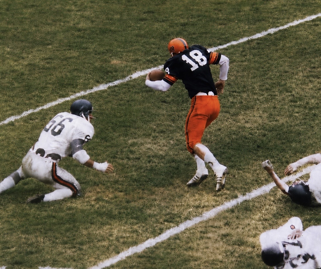 Bennett_Durkin's tweet photo. Excited to be attending the Syracuse Football Franchise Prospect Camp on June 4!  

Looking forward to competing, learning from the coaching staff, and continuing to get better. Great speaking with Coach @CoachWatkCUSE, and I'm looking forward to meeting on campus.

Syracuse has always been a special place for my family. It's an honor to follow in my Pop Pop's footsteps by visiting The Hill and competing this week. @HSHS_FB @AdvLevelRecruit @Coach_KQuinn @CBrewerII