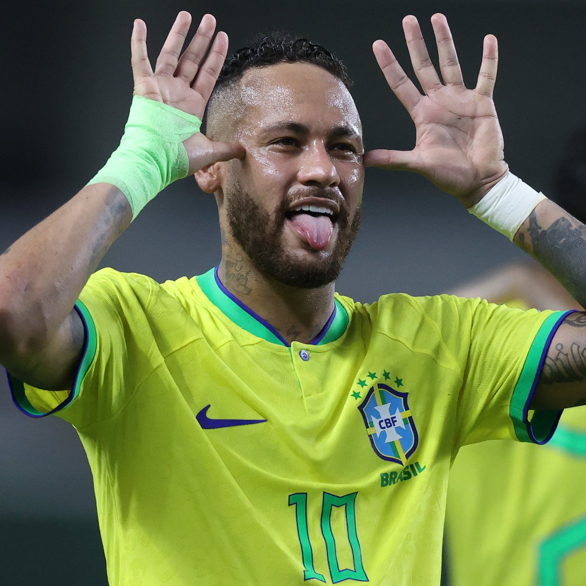 Fla100Qualidade's tweet photo. 🚨 Urgente: Carlos Ancelotti estaria cogitando CONVOCAR Robinho Jr apenas para que o Neymar possa espancá-lo nos treinos e stackar o Coração de Aço, chegando na Copa do Mundo com muita vida https://t.co/mNBvaRHyik