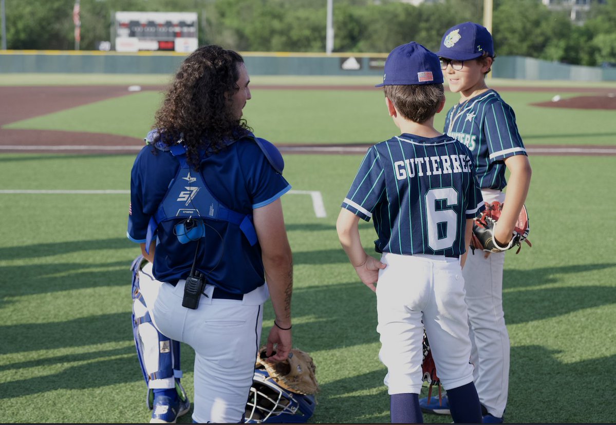 saRIVERMONSTERS's tweet photo. River Monsters Futures night! 💙

@GoSters https://t.co/nAmyzF36U4