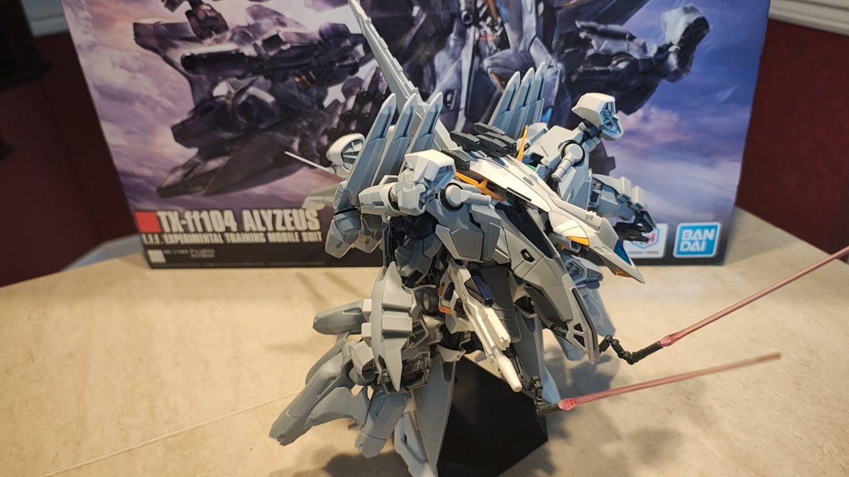 heise__re's tweet photo. やっとアリュゼウス完成したーーー!!!!!!
クソかっこいいい!!!!
墨入れとデカール買ってつや消しトップコート噴きたい…
グレーには何色の墨入れがいいんだろ⋯🤔💭 https://t.co/T9U0kPQBcf