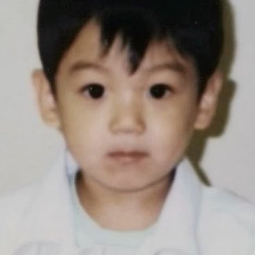 canjuntae's tweet photo. jungkook’s smile : 
the past                                  the present
( baby )                                    ( adult ) https://t.co/iqMTzsrVv1