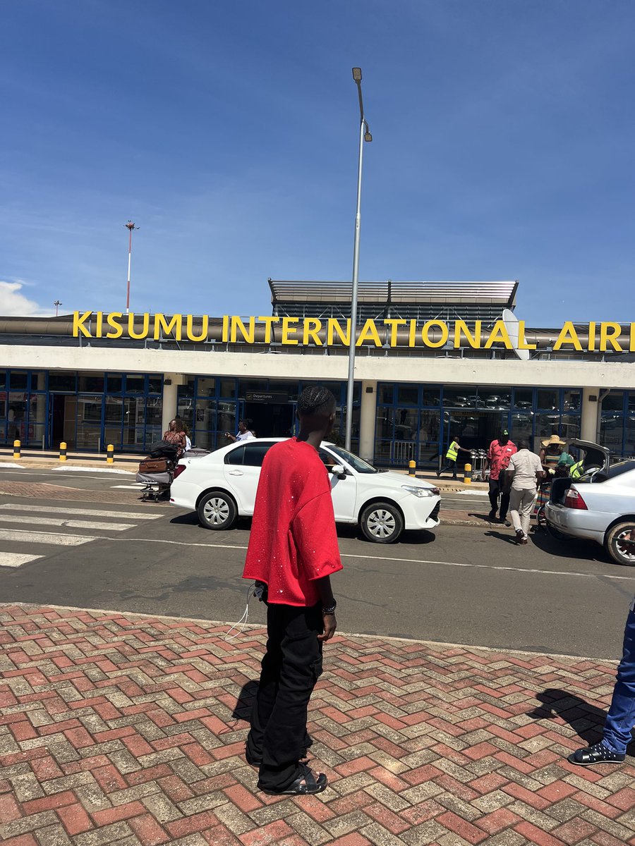 starcentdj's tweet photo. Earlier today touched down 🇰🇪 🫶🏾 https://t.co/f1kI6FAsD4