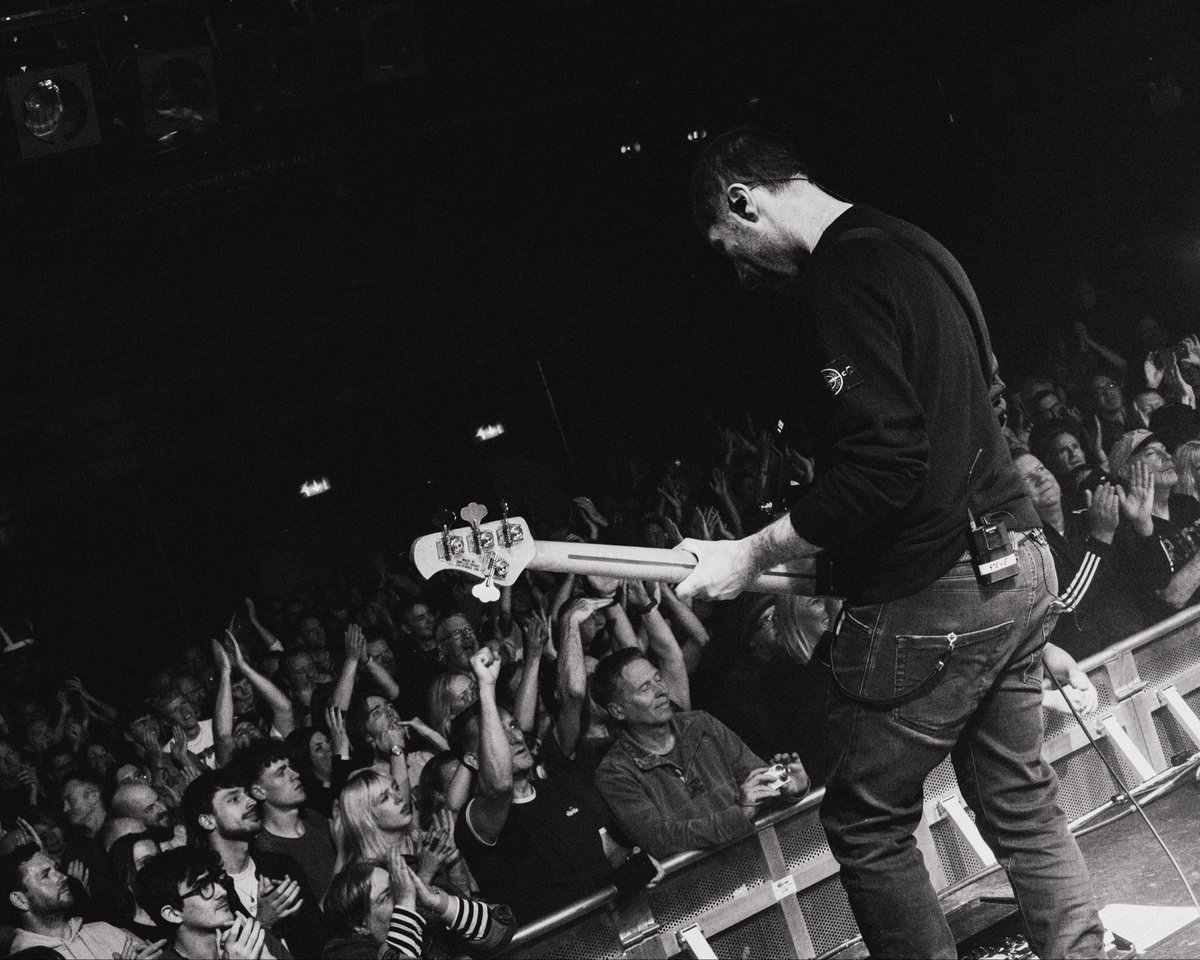 rideox4's tweet photo. 🤘

📸: @Whammoth 
#Ride #Shoegaze https://t.co/ialad0oTev