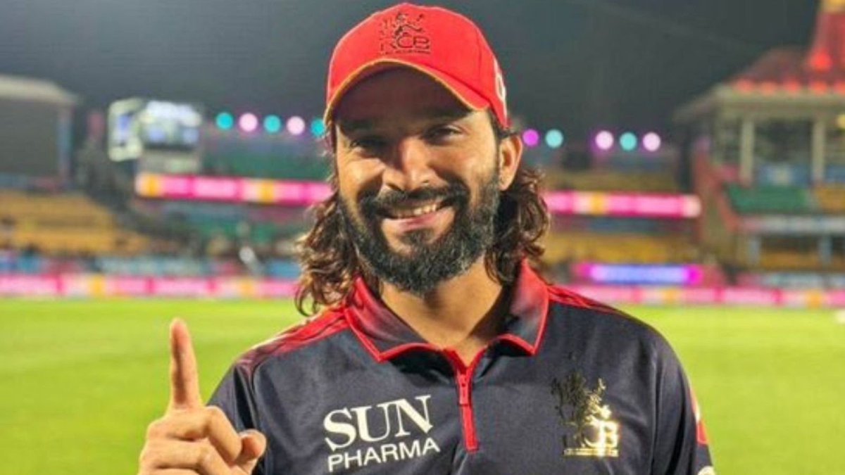 simranhub's tweet photo. Who is your first choice of next T20 captain of India

1. "Shreyas Iyer"
2. "Tilak Verma"
3. "Rajat Patidar"

Anyone else? 

#BCCI #t20captain #Cricket https://t.co/HpahWSgJ4J