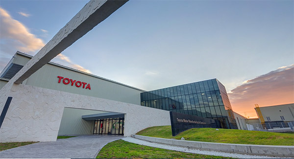 NetcarMexico's tweet photo. Toyota tiene el objetivo de reducir las emisiones de CO₂ en toda su operación y cadena de valor, contribuyendo a alcanzar la neutralidad de carbono hacia 2050. En México, Toyota Motor Manufacturing Guanajuato (TMMGT) representa una muestra de esta visión
@ToyotaMex https://t.co/CFOihimluu