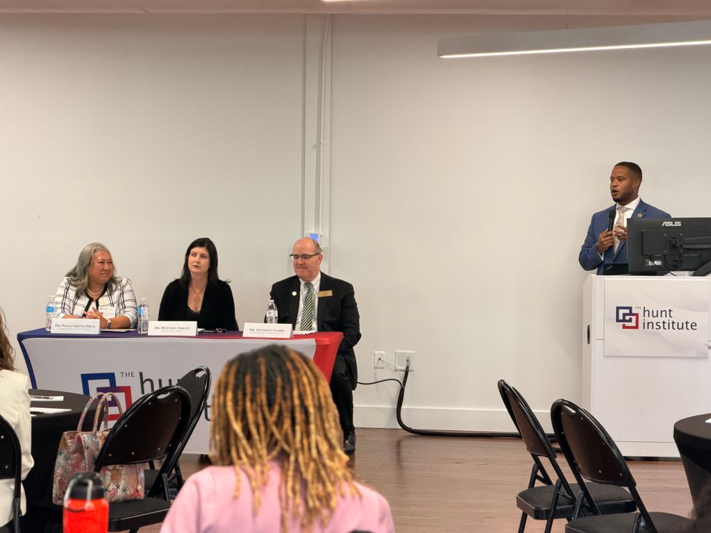 Hunt_Institute's tweet photo. "To build a resilient workforce, we have to design an education system that works for modern lives."  

Yesterday's Guilford County Attainment Summit focused on turning postsecondary data into community-wide action. Thank you to everyone who packed the room!

@myFutureNC https://t.co/e30TSAKXmy