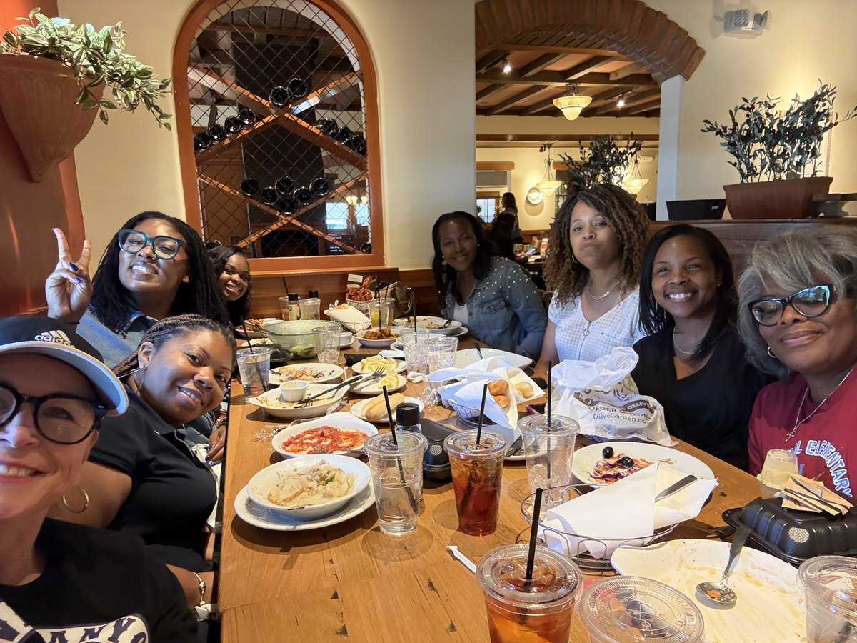 stacyrsalter's tweet photo. @MtCarmelES_HCS we are team building during summer planning, sharing what we are grateful for and breaking bread together @AllisonFoles @nickieducate @_marissamccall #TeachHappy #MustangsOnTheMove https://t.co/hwjoBt3qLa