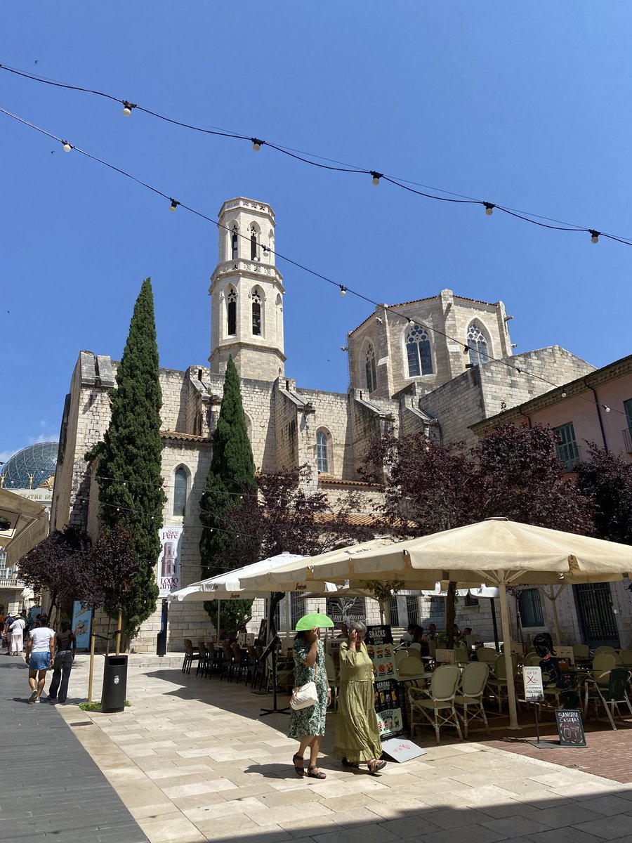 StRomerosCS's tweet photo. 🇪🇸 Sunshine, culture, and adventure in Spain! ☀️

Our students are all settling into the Spanish way of life. Today started with an inspiring visit to the Salvador Dalí Museum, followed by some time exploring and shopping in Figueres.

Next stop: Girona! #SpainTrip #StudentTravel https://t.co/RKu59pmWRB