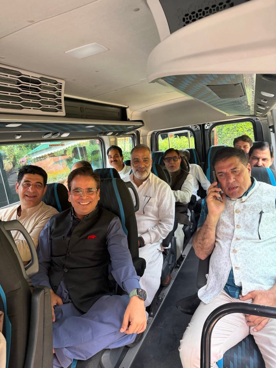 AndKulgam's tweet photo. When we plant the seeds of ideas,our innovative ideas get full currency. Social outreach at its best form( Farm). @UnivofKashmir @Krishikranti07 @NoFarmsNoFoods https://t.co/8Sm7zgworn