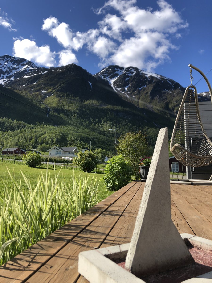 SimonTimber's tweet photo. 4 o’clock and 17° today in #skarmunken https://t.co/Wby0TtsfiA