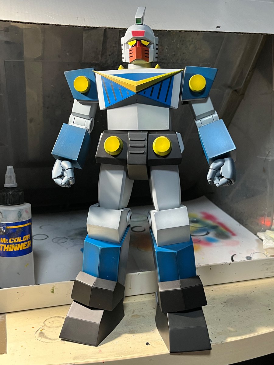 3104_sato's tweet photo. 1/60 ガンダム、何とか間に合いそうです😅 最近、余裕なくてあまり呟いてませんでしたが…ザ・アニメージが盛り上がってきてたので、バイソンで参加させていただきます！！😊 あとはショボい感じの武器も作らねば〜っ！！

#旧キット万博2
#インチキプラモ同好会 https://t.co/Z3qMfi4V4W