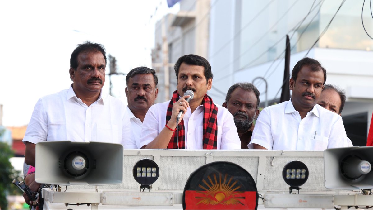 V_Senthilbalaji's tweet photo. கழகத் தலைவர், மாண்புமிகு தளபதி @mkstalin அவர்களின் ஆணைக்கிணங்க, இன்று கோவை தெற்கு தொகுதி நாகப்பன் வீதி மற்றும் சண்முகநாதன் வீதி பகுதியில், கோவை தெற்கு சட்டமன்றத் தொகுதியில், எனக்கு வாக்களித்து வெற்றி பெற வைத்த பொது மக்களுக்கு எனது நெஞ்சார்ந்த நன்றிகளை தெரிவித்த போது.. https://t.co/AMn3PlVxL7