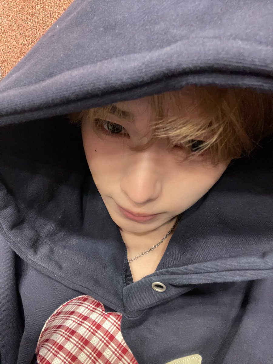 pengzu0's tweet photo. 전원 비주얼 멤버인 신인 그룹 >>베이온<< 하실 분 https://t.co/LessA3ZRH2