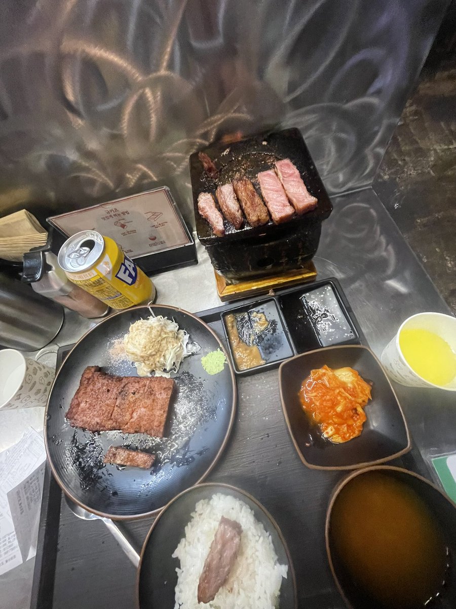 dbsdnw's tweet photo. 냅다 아기 불러내서 규카츠먹이고 아트박스 구경하고 집보냇는데 아기가 너무너무 맛잇어해사 뿌듯힛움 https://t.co/QftCgeGe4g