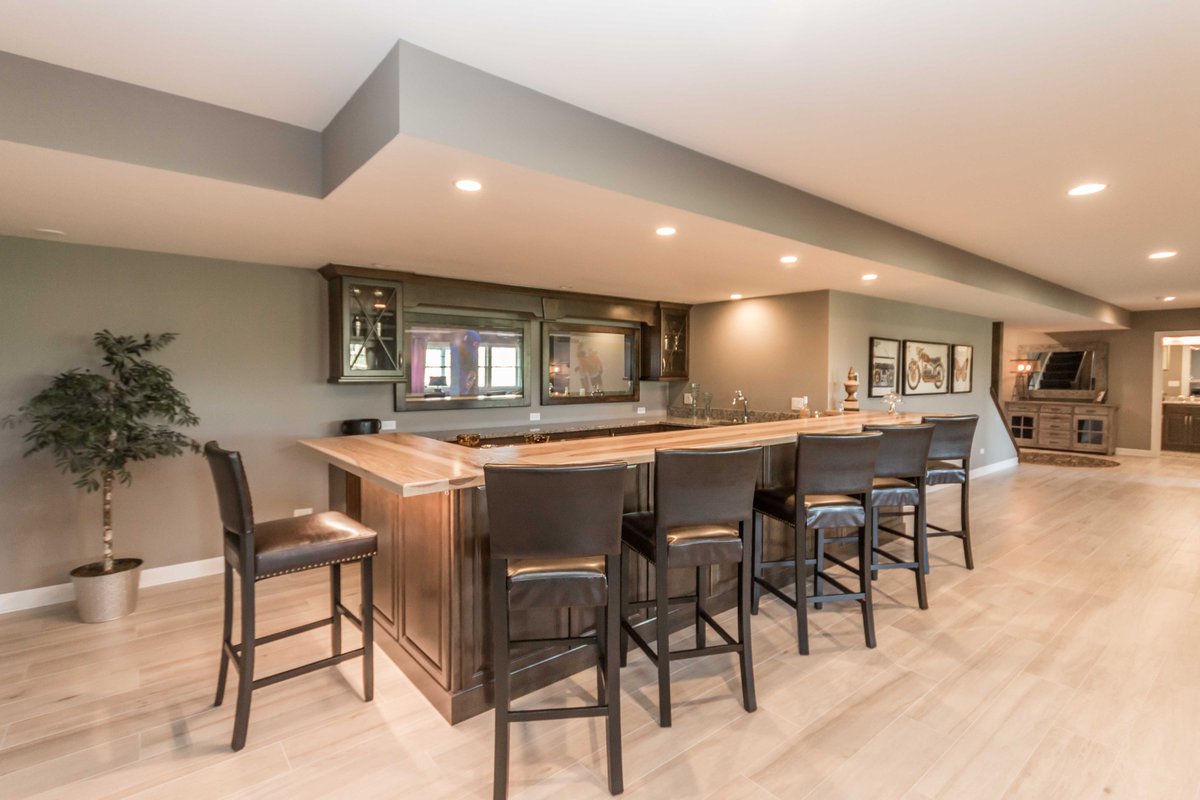 HomeChannelTV's tweet photo. Love this basement ... especially that Bar!!!
🎥Watch ALL our Home Tours &amp; Remodels - https://t.co/A8AJLppjkg https://t.co/Xy6Y7g81O0