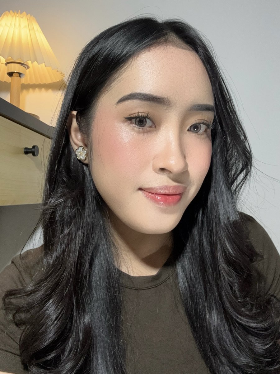nanaspineapel's tweet photo. ABIS NYOBAIN TINTED SUNSCREEN YANG HASILNYA NGULIT BANGET…

Alias ringan... kayak your skin but better!<3 https://t.co/BaPL7adnbI