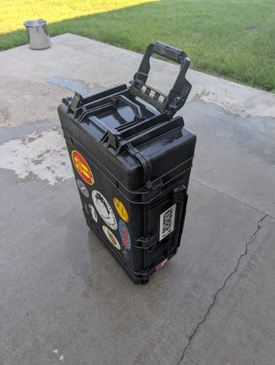 DivebumChef's tweet photo. Getting old means you realize that some of your @PelicanProducts cases are 25 years old... 

Still going even if not used for air travel the last decade because... airlines. Miss the 70lb bag days..😂 https://t.co/2qLYEX4Gsr