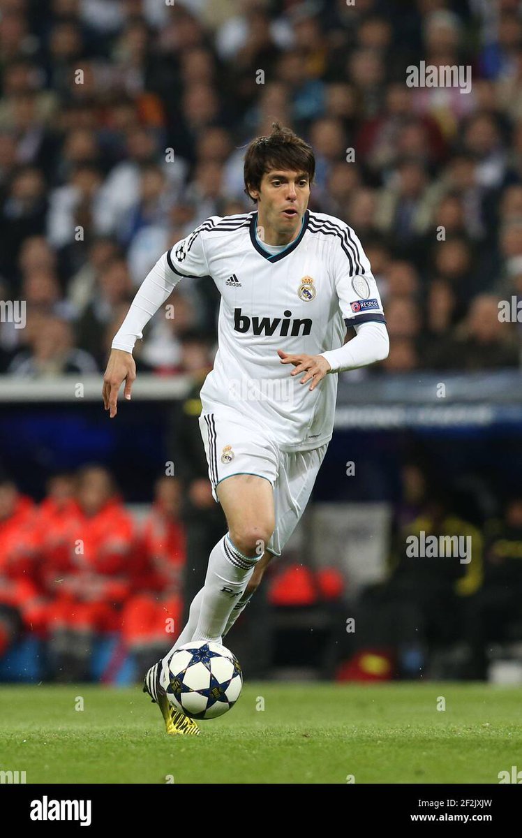 aganurcholis's tweet photo. @SeputarMadrid jersey Madrid dengan kombinasi warna terbaik menurut gw https://t.co/CcIy2sGF6H