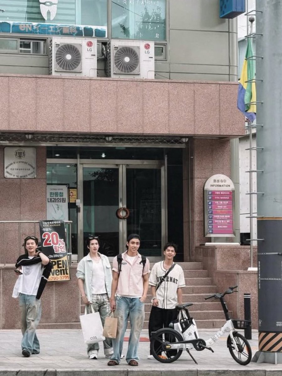 noppo_mm's tweet photo. แกรูปนี้อยากอัดใส่กรอบ นี่โคตรรักแก๊งนี้ https://t.co/NpAxWl7DML