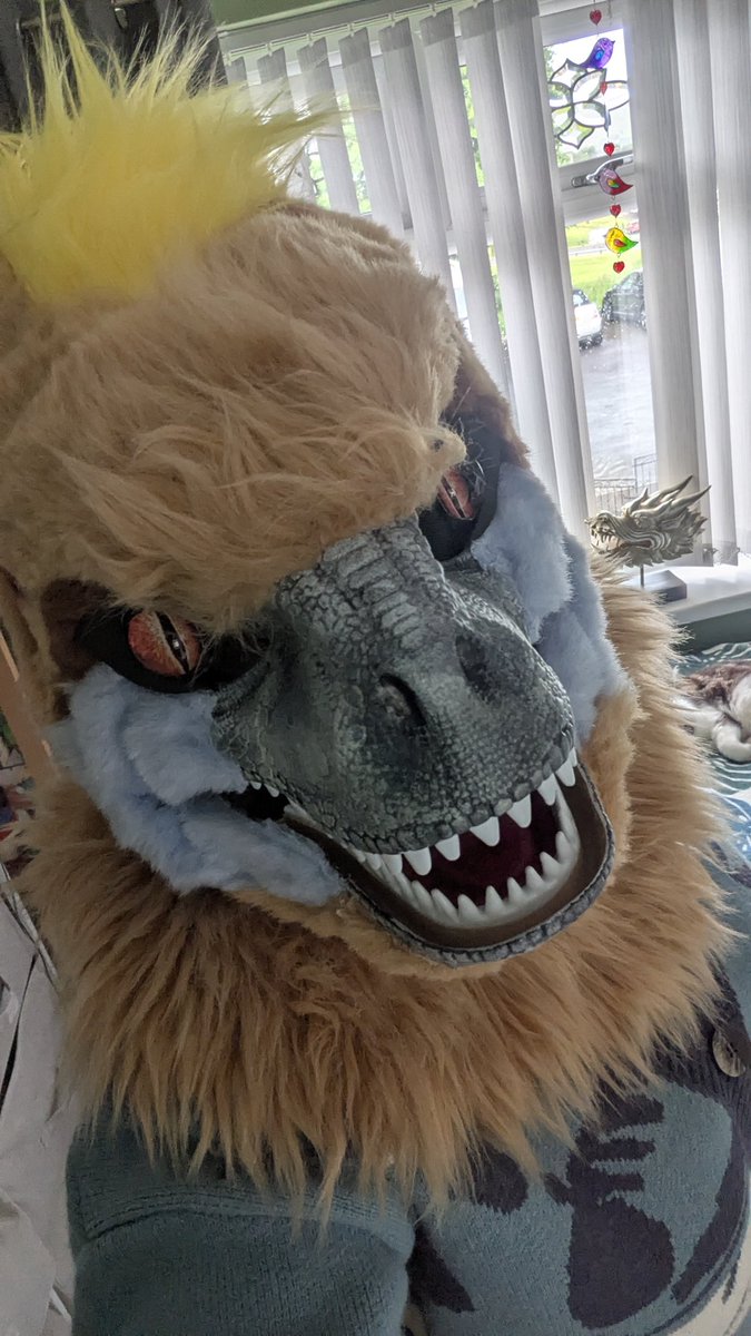 red_dragon_bish's tweet photo. OH I LOVE HIM/HER(idk which). PEOPLE GIVE ME NAME SUGGESTIONS https://t.co/Jyt3jiLDTe