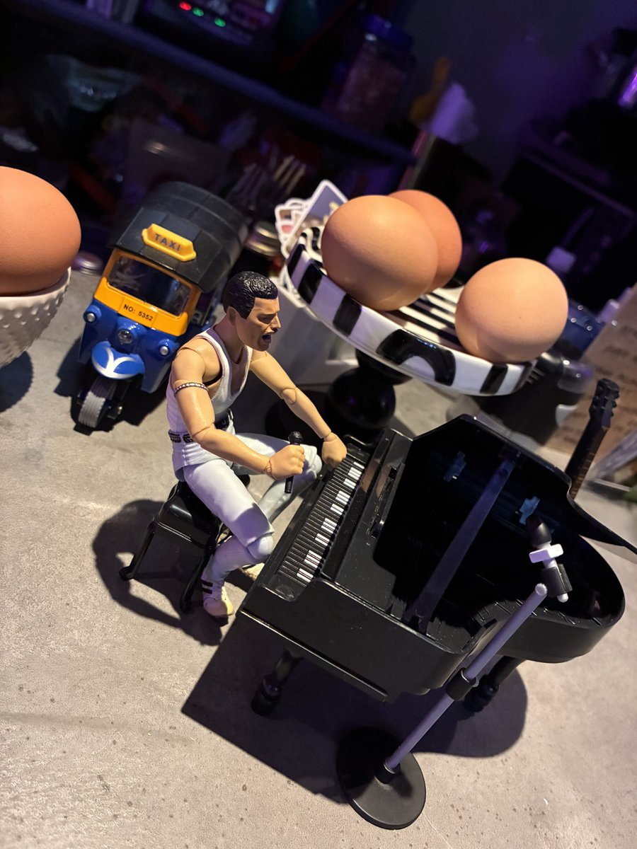 Tetphilosopher's tweet photo. 🎙️🎹🥚 https://t.co/HhEqG1D37q