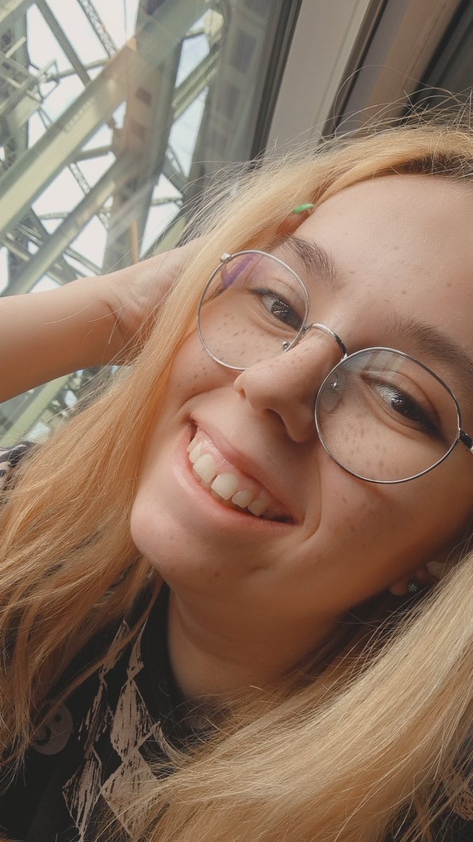 RealChally_'s tweet photo. @Naku_1234 Haare und Nase https://t.co/Uuj6ztHW5F