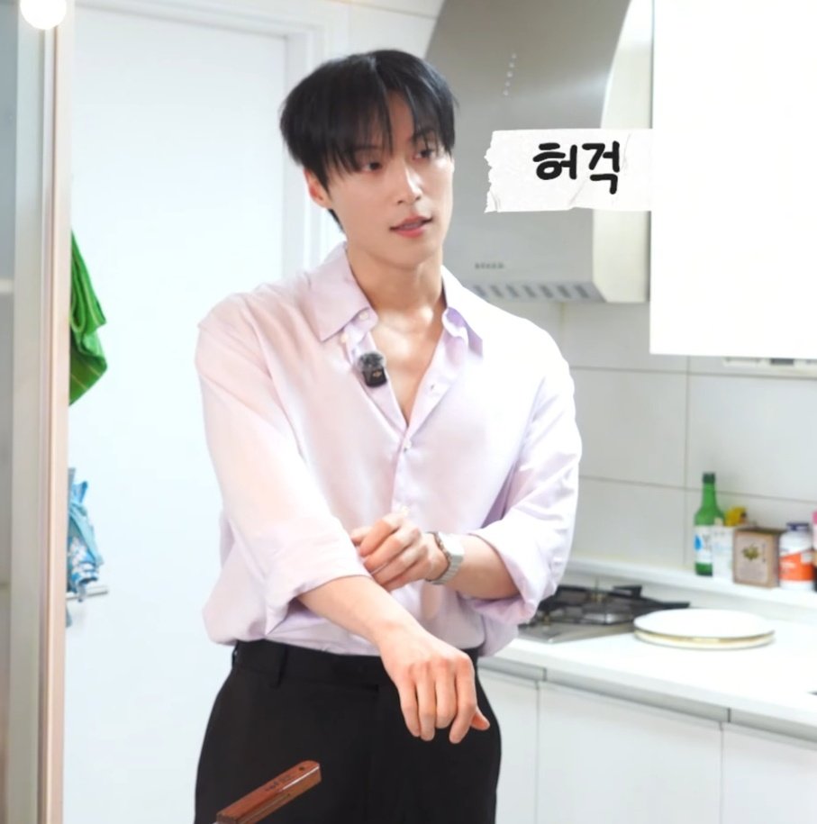 _myroyalnemesis's tweet photo. the stylist deserves a raise like im unwell https://t.co/n8VCGf0BHQ
