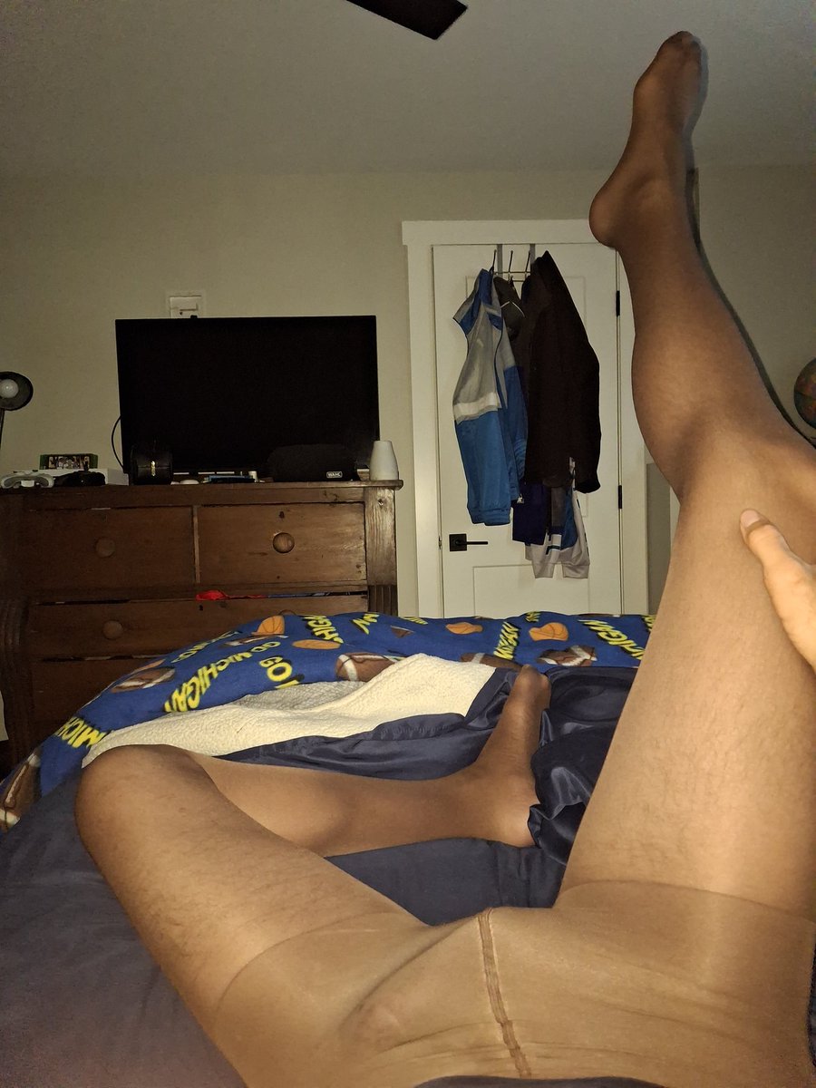 FeetSheer's tweet photo. https://t.co/Z5cX5MU0My