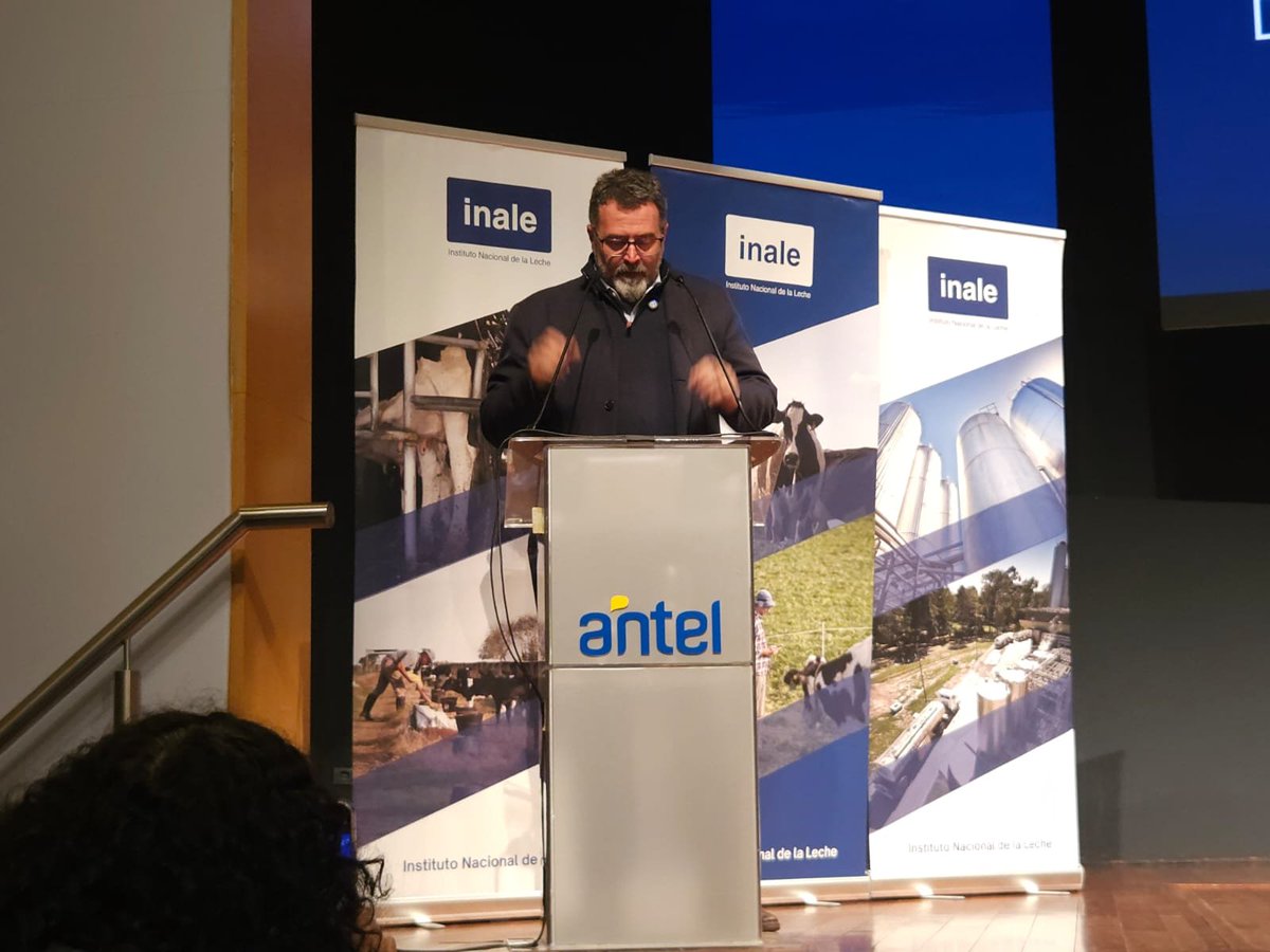 Danielberti15's tweet photo. Apertura del Foro @INALE_UY con la presencia del Presidente de la República , Yamandú Orsi  y del Subsecretario de @MGAPUruguay , @CarambulaMatias , autoridades nacionales, Senadores y Diputados en la Torre de las Comunicaciones de Antel https://t.co/FZj3MlfrZX