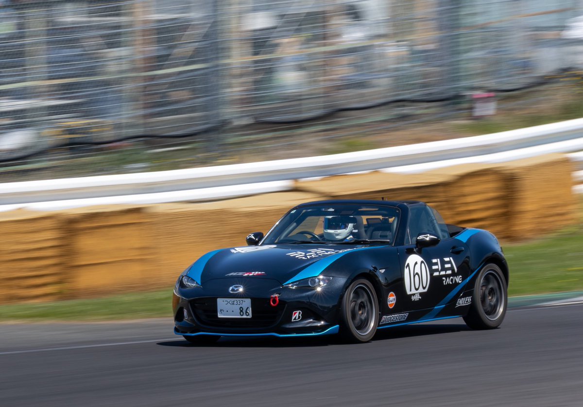 ELEVRacingDream's tweet photo. 本日は台風の影響でお休みになってしまったので
プロのカメラマン様に撮ってもらった最高のショットを皆様にお届けします‼️
心踊る瞬間をとらえた写真は一生ものですね📸
撮影してくださったS様とY様いつも感謝です❗️

#スーパーFJ
#ロードスター
#パーティレース https://t.co/vOo68a9X6Q