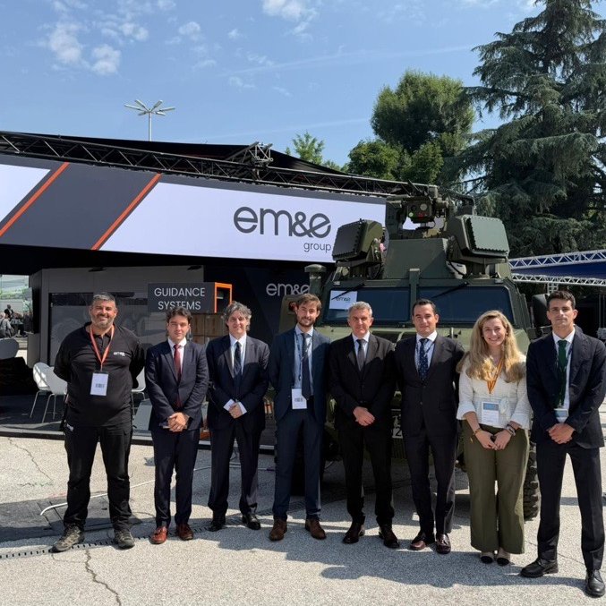 emegroup_'s tweet photo. Hoy hemos tenido el placer de recibir en nuestro stand en #HEMUS 2026 a Miguel Alonso Berrio, embajador de España en Bulgaria @EmbajadaEspSOF .
Durante su visita, le hemos mostrado algunas de nuestras soluciones más avanzadas, como las capacidades C-UAS y los kits de guiado. https://t.co/6hNPt2ZP9g