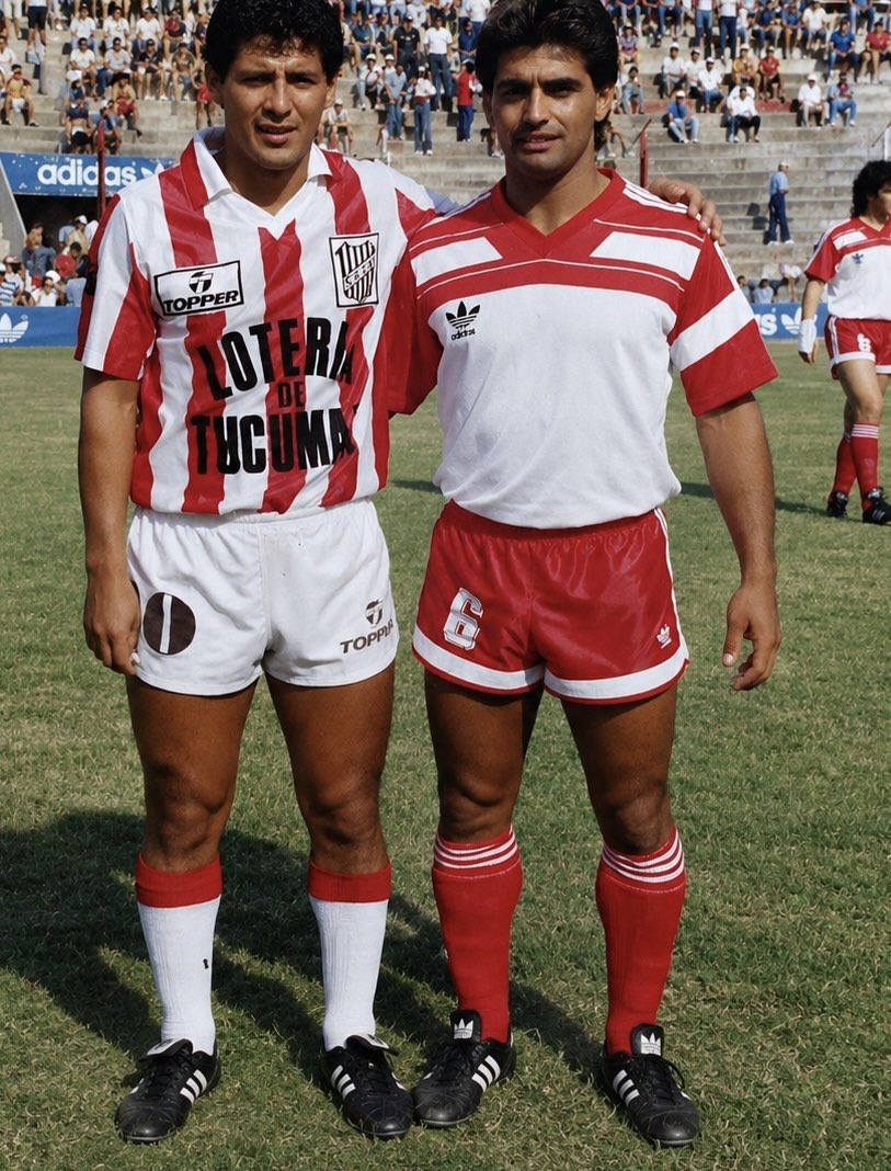 elbidefa's tweet photo. 1989 - algún amigo cirujano que nos pueda decir quién acompaña al negro Nieto ? @BonoraCharly @DIHECASM https://t.co/UcnPdUFYfI