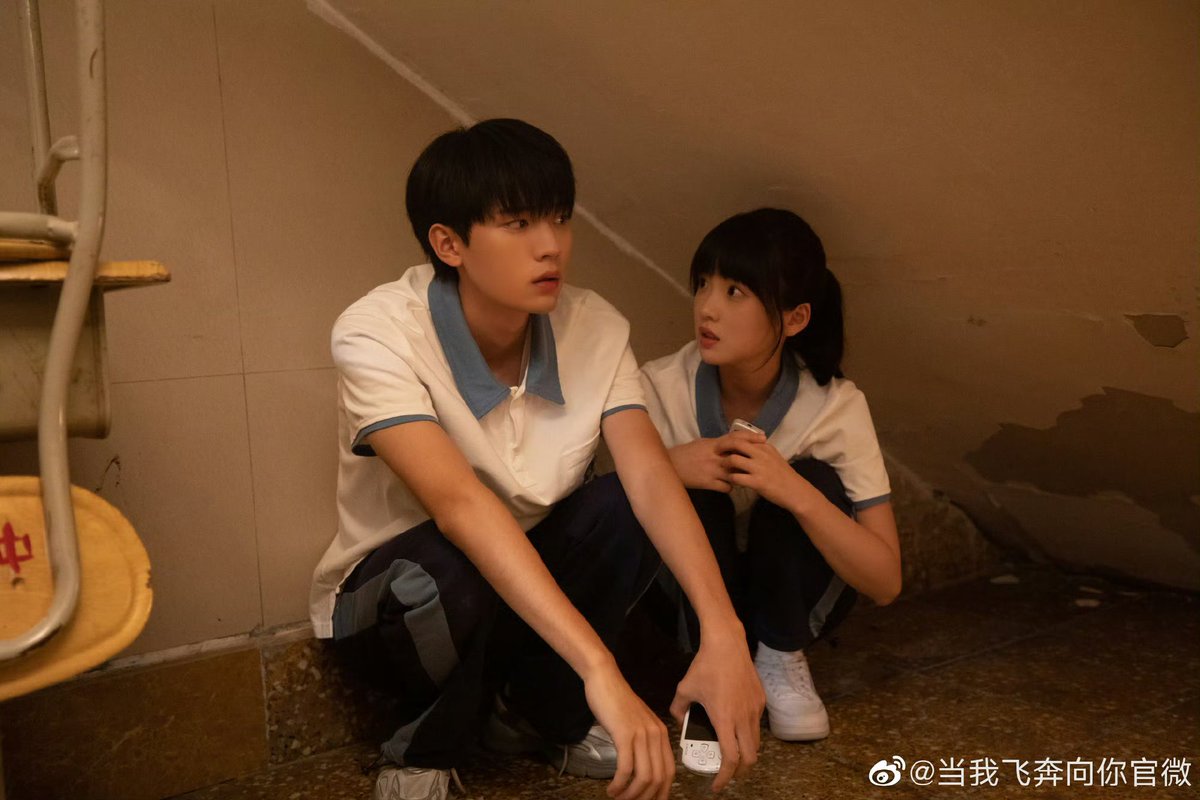 cdream0921's tweet photo. #当我飞奔向你 #向日葵を追いかける太陽 〜4

やっと見始めました〜💓
在在のアプローチ強すぎて🤣🤣バス隣に座るとか割とハードル高い🤣
男主母怖め〜
こりゃ女主が太陽に見えるパターンですね←

ちょっとずつ心許してる感じが良い！
たまに出る笑顔ほどずるいもんはない🫠
#周翊然 くん沼だなw https://t.co/iP3TpEz65Y