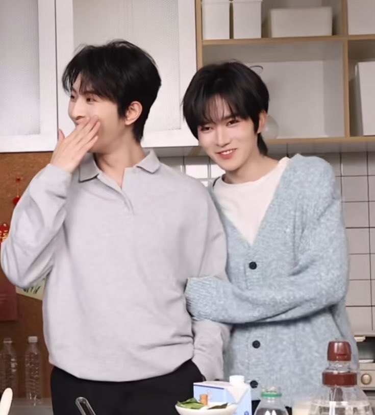 Meapi_Meapi's tweet photo. Day 3
Favorite xingqiu jokes?

Qiuqiu being pregnant from Axing all the time🤭🤭🤭

Especially because qiuqiu himself made that joke so many times
This man got the opportunity to play pregnancy and he loved every moment of it🤭🤭🤭

PRIDE MONTH WITH XINGQIU  
#XingQiuLOVEWinsAll https://t.co/zwVB3c8LEn