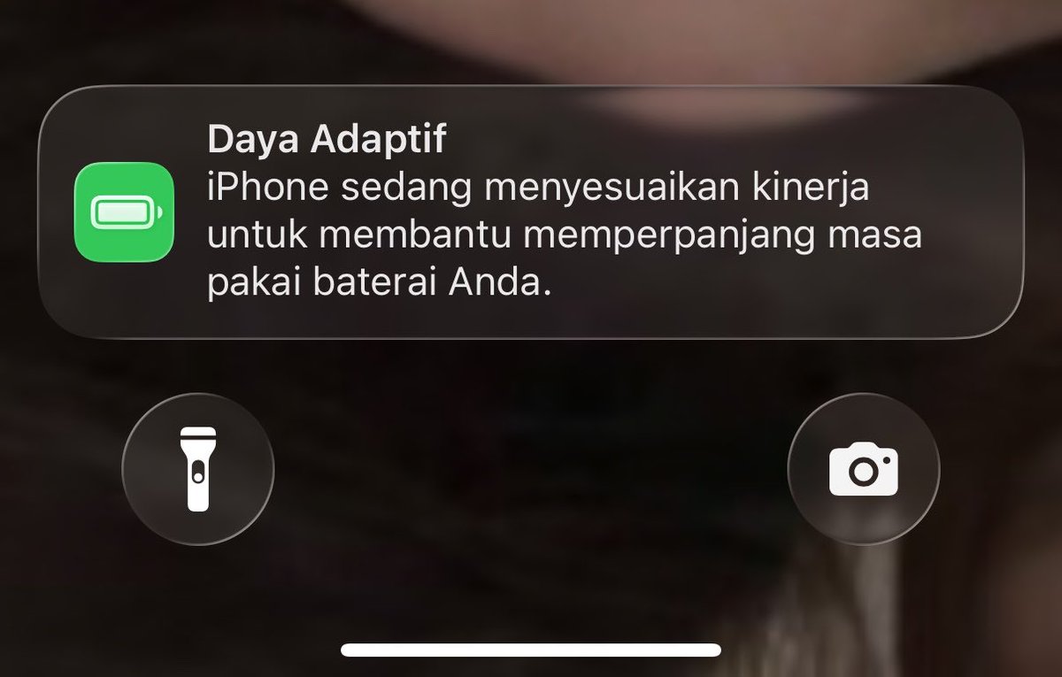 DimzDimzPJ's tweet photo. Pulang isya di masjid baru ngeh apa ini, pas dicek daya adaptif padahal dari awal beli ga aktifin, oh ternyata aktif otomatis khusus seri 17 https://t.co/7wg8EalLFn