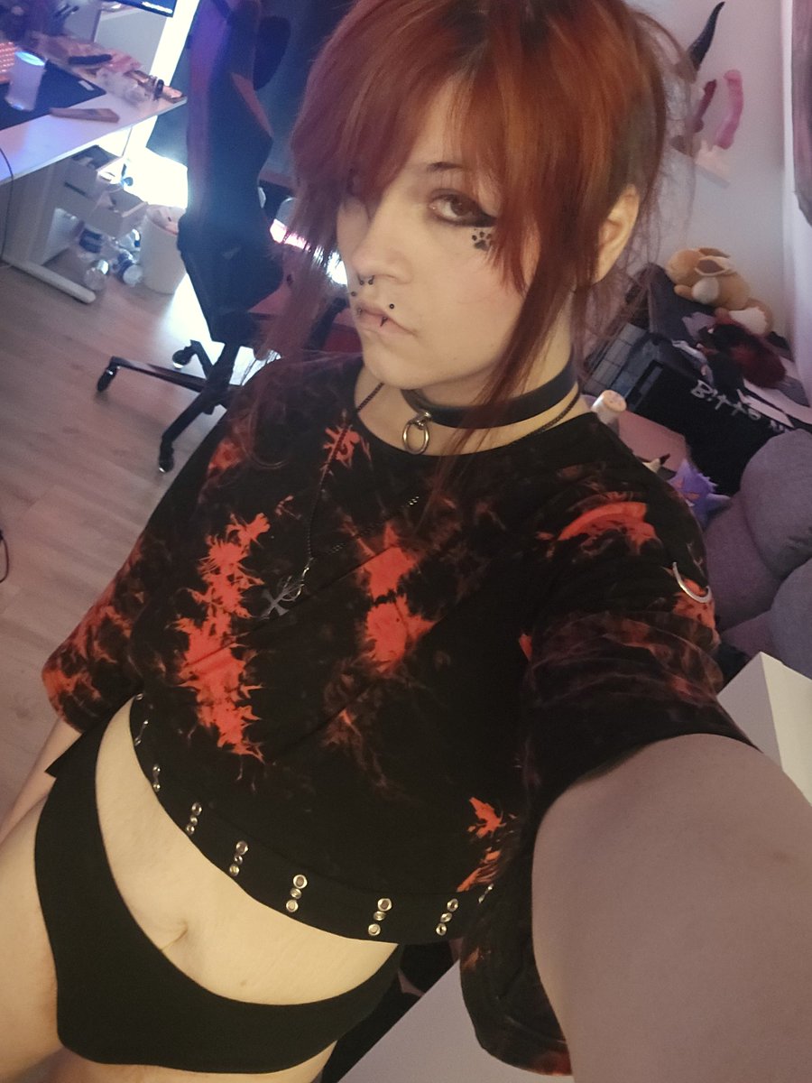 lilithlicks's tweet photo. Could really go for a cigarette today ngl https://t.co/XRMqNMwrLT