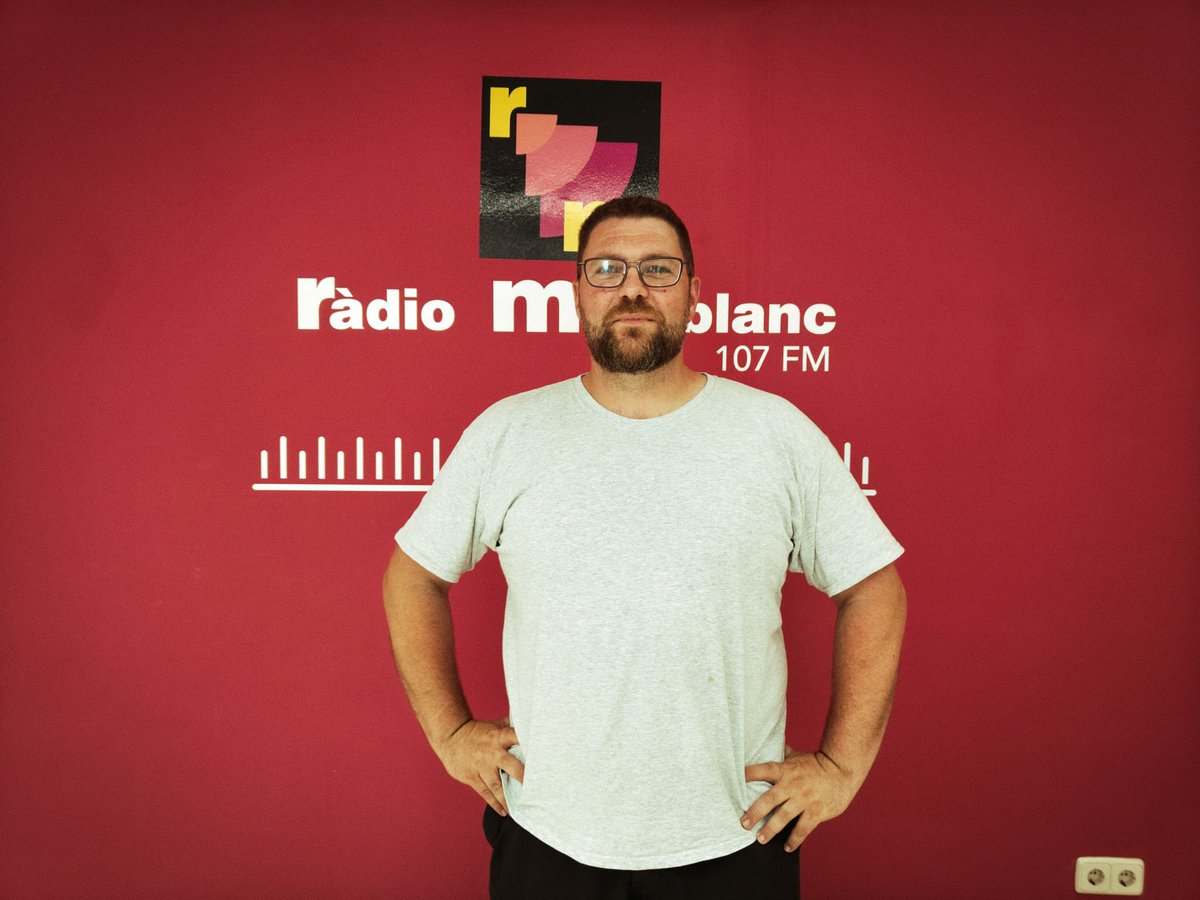 RCTgn's tweet photo. 📻 Ho tenim tot preparat per arrencar un nou programa de #CarrerMajor a les ràdios de @laxarxa al #CampdeTGN! 🎊

👇1a Hora

🗣️Patricia de Miguel, regidora de promoció de ciutat de Cambrils
🌱Festa del Medi Ambient
🍷Bernat Andreu, del Celler Carles Andreu

🕓 De 16 h a 18 h https://t.co/l0okzo6VZo
