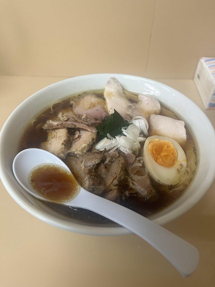 R0505808's tweet photo. そういやラーメン食べた美味かった https://t.co/ZnKbs05j0n