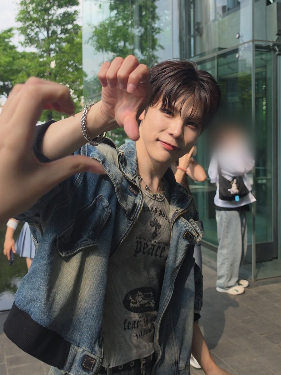 illouo's tweet photo. 너무너무 보귬싶었어 🫠🤍🤍 https://t.co/J9RVefRVEi