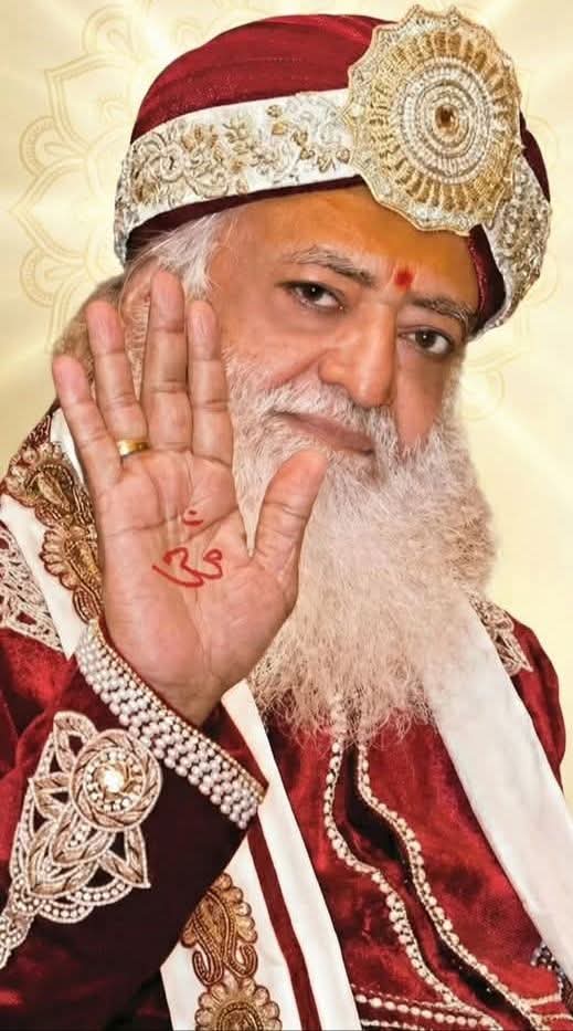 DuttaRam111's tweet photo. @Asharamjibapu__ सुबह की सच्ची प्रार्थना जीवन की दिशा बदल देती है। जब मनुष्य झूठ, कपट, आसक्ति और अहंकार से मुक्त होकर ईश्वर की कृपा का याचक बनता है, तब उसके भीतर आत्मज्ञान का प्रकाश प्रकट होने लगता है। 🙏✨
#AsharamjiBapu #SpiritualWisdom #PrayerPower https://t.co/OLuXokRAnT