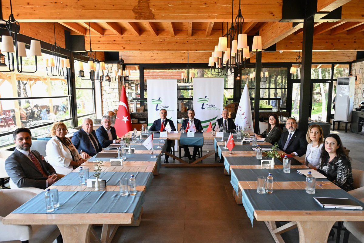 tr21trakya's tweet photo. 📌Trakya Kalkınma Ajansı Yönetim Kurulu 2026 yılı Haziran ayı olağan toplantısı Edirne Valisi ve Trakya Kalkınma Ajansı Yönetim Kurulu Başkanı Sn. Yunus Sezer’in başkanlığında Edirne’de yapıldı. https://t.co/18SSoMbBHP